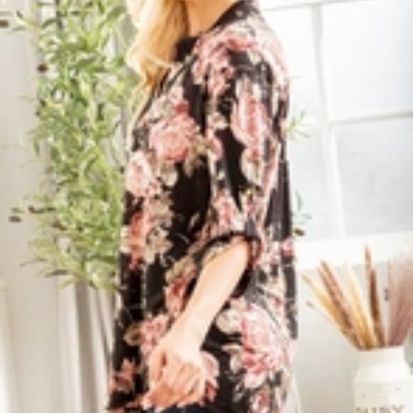 Plus Size Floral Top - Picture 3 of 8